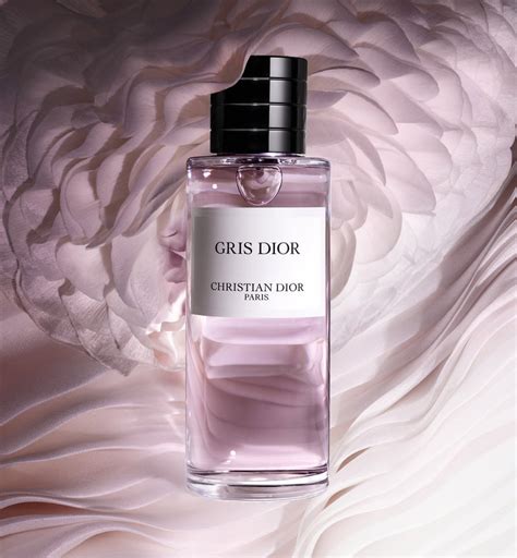 Gris Dior: Unisex Eau de Parfum with chypre and citrus notes